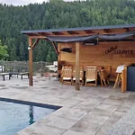Pool And Relax *